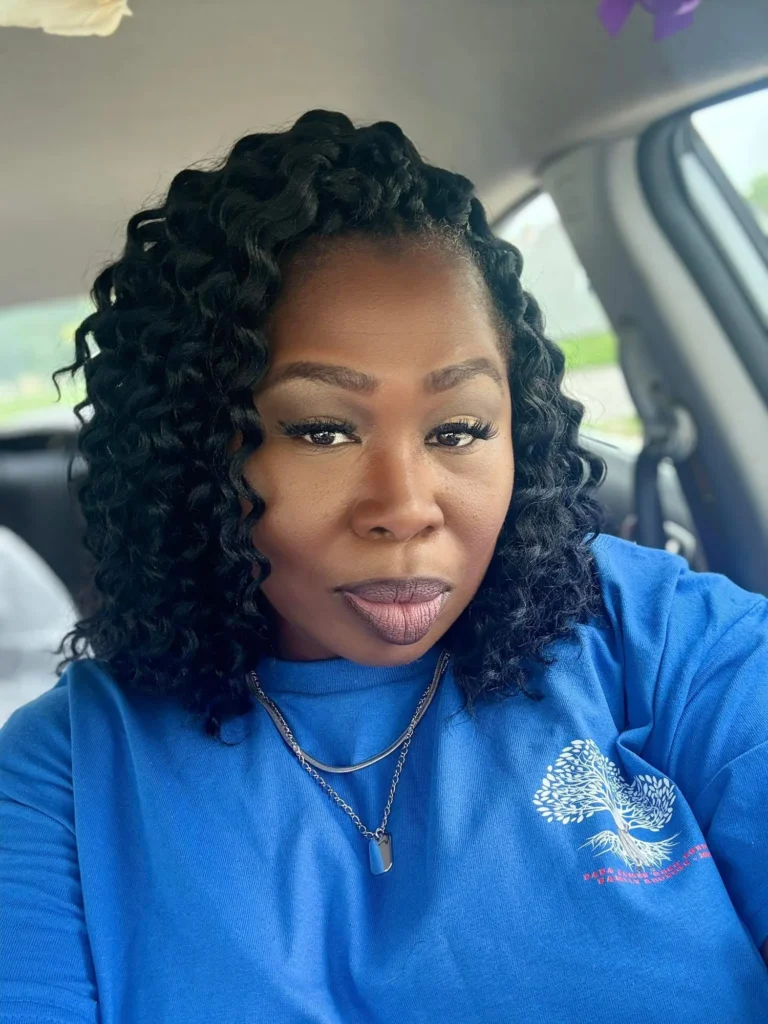 Client with a short side-parted crochet curl style — Crochet Braids